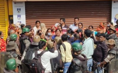 मरीन ड्राइव निर्माण को लेकर हंगामा, पुलिस के साथ धक्का-मुक्की