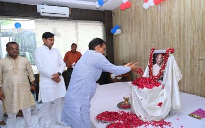 भाजपा प्रदेश अध्यक्ष व सांसद एवं प्रदेश संगठन महामंत्री ने स्वर्गीय देवेन्द्र श्रीवास्तव को किए श्रद्धासुमन अर्पित