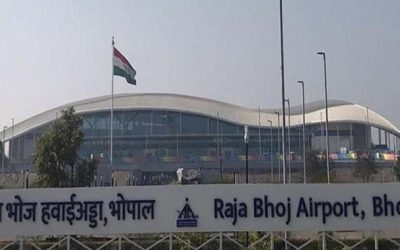 अहमदाबाद हादसे के बाद अलर्ट मोड पर भोपाल प्रशासन, एयरपोर्ट के 10 किमी दायरे में 27 मैरिज गार्डन को नोटिस
