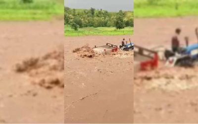 रेत निकालने के दौरान नदी में उमड़ा पानी, दोनों युवकों की जान पर बनी आफत, ट्रैक्टर समेत फंस गए बीच धारा में