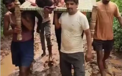 MP के मैहर में विकास की पोल खुली: सड़क न होने से नहीं आई एंबुलेंस, खाट पर 2 KM बीमार को लेकर चले ग्रामीण