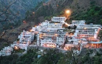 भूस्खलन के बाद वैष्णो देवी यात्रा रुकी, श्रद्धालुओं ने कहा…..अब मां के दर्शन करके ही जाएंगे