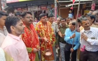 उज्जैन के 40 मंदिरों में एसपी-कलेक्टर ने लगाया शराब का भोग, महाष्टमी पर 27 KM की पैदल यात्रा