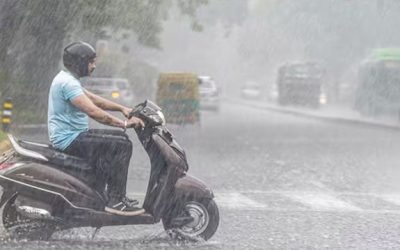 आधे भारत में भारी बारिश का अलर्ट, कई राज्यों में स्कूलों की करना पड़ी छुट्टी