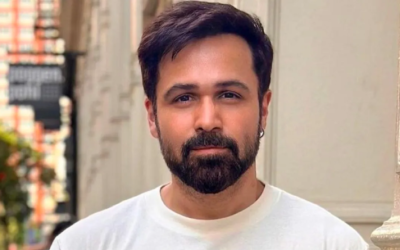 ‘OG’ को लेकर इमरान हाशमी का बड़ा इशारा, आवरग्लास फोटो ने बढ़ाई उत्सुकता
