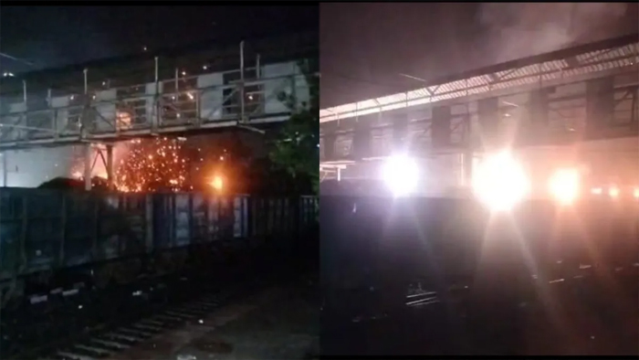 मालगाड़ी में ओवरलोड कोयला बिजली के तार से टकराया, जमकर हुए धमाके