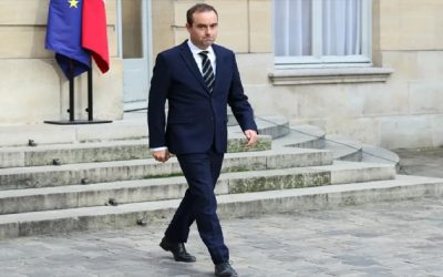 फ्रांस में बड़ी सियासी हलचल, प्रधानमंत्री सेबेस्टियन लेकोर्नू ने अपने पद से दिया इस्तीफा