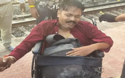 रतलाम स्टेशन पर ट्रेन से गिरा युवक तड़पता रहा, आधा घंटा बाद आई एंबुलेंस, अस्पताल पहुंचने से पहले मौत