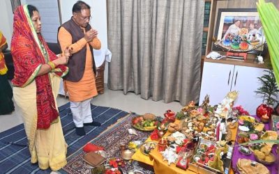 मुख्यमंत्री विष्णु देव साय ने की गोवर्धन पूजा, प्रदेश की सुख-समृद्धि और खुशहाली की कामना की