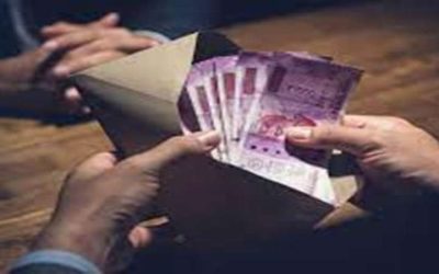 वाराणसी में रिश्वत लेते पकड़ी गई महिला इंस्पेक्टर, एंटी करप्शन टीम की बड़ी कार्रवाई