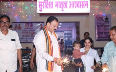 स्वास्थ्य मंत्री श्याम बिहारी जायसवाल ने मरीजों और अस्पताल स्टाफ के साथ मनाई दिवाली, फल और मिठाई किया वितरित