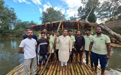 तीरथगढ़ में बांस की नाव पर रोमांच