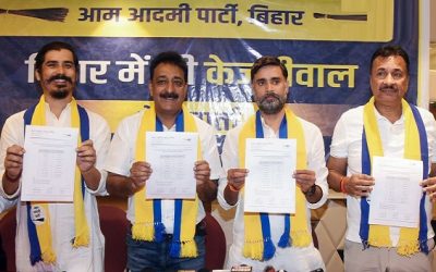 बिहार में पीके फैक्टर का असर, चुनाव में उतरी केजरीवाल की आम आदमी पार्टी, RJD से नहीं मिल रहा तालमेल