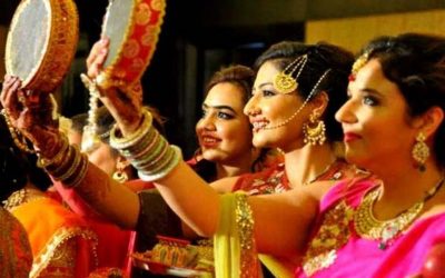 पति की लंबी उम्र और खुशहाली के लिए इस प्रकार करें करवाचौथ का व्रत