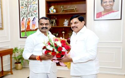 मुख्यमंत्री डॉ. यादव से केंद्रीय सूचना एवं प्रसारण राज्यमंत्री डॉ. मुरुगन ने की सौजन्य भेंट