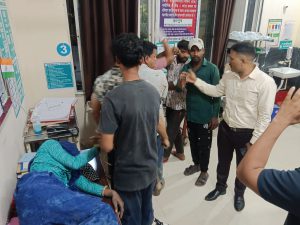 सांवेर में बड़ा सड़क हादसा, ट्रैक्टर-ट्राली पलटने से कई लोग घायल