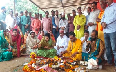 राज्यमंत्री गौर ने की गोवर्धन पूजा