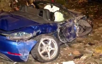 150 किमी प्रति घंटे की रफ्तार से BMW से रेस लगा रही पोर्श कार दुर्घटनाग्रस्त, ड्राइवर घायल