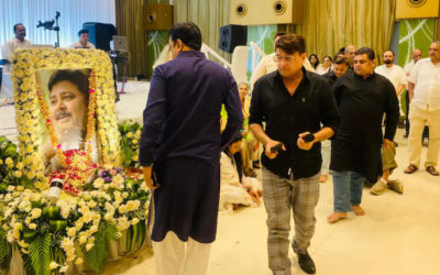 प्रेयर मीट में गूंजा सोनू निगम का स्वर, सतीश शाह की पत्नी हुईं भावुक, सितारों ने याद किए पुराने पल