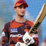 ‘हेजलवुड की लय तोड़ देगा अभिषेक’ — टीम इंडिया के पूर्व कोच ने की बड़ी भविष्यवाणी