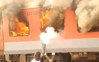 सरहिंद में अमृतसर-सहरसा गरीब रथ में भीषण आग, सभी यात्री सुरक्षित