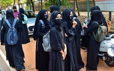 केरल में हिजाब विवाद पर पिता ने मानी स्कूल की बात, ड्रेस पहनकर ही जाएगी छात्रा