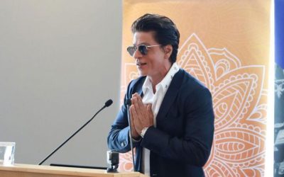 शाहरुख खान ने फैंस को दी दिवाली की शुभकामनाएं, कटरीना-सोनम-श्रद्धा ने शेयर की ग्लैमरस झलक